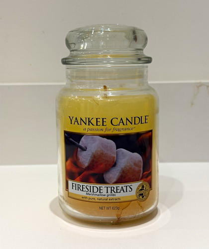 Yankee candle fireside - fireside, treats