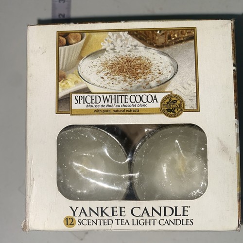 Yankee candle spiced - candle, white
